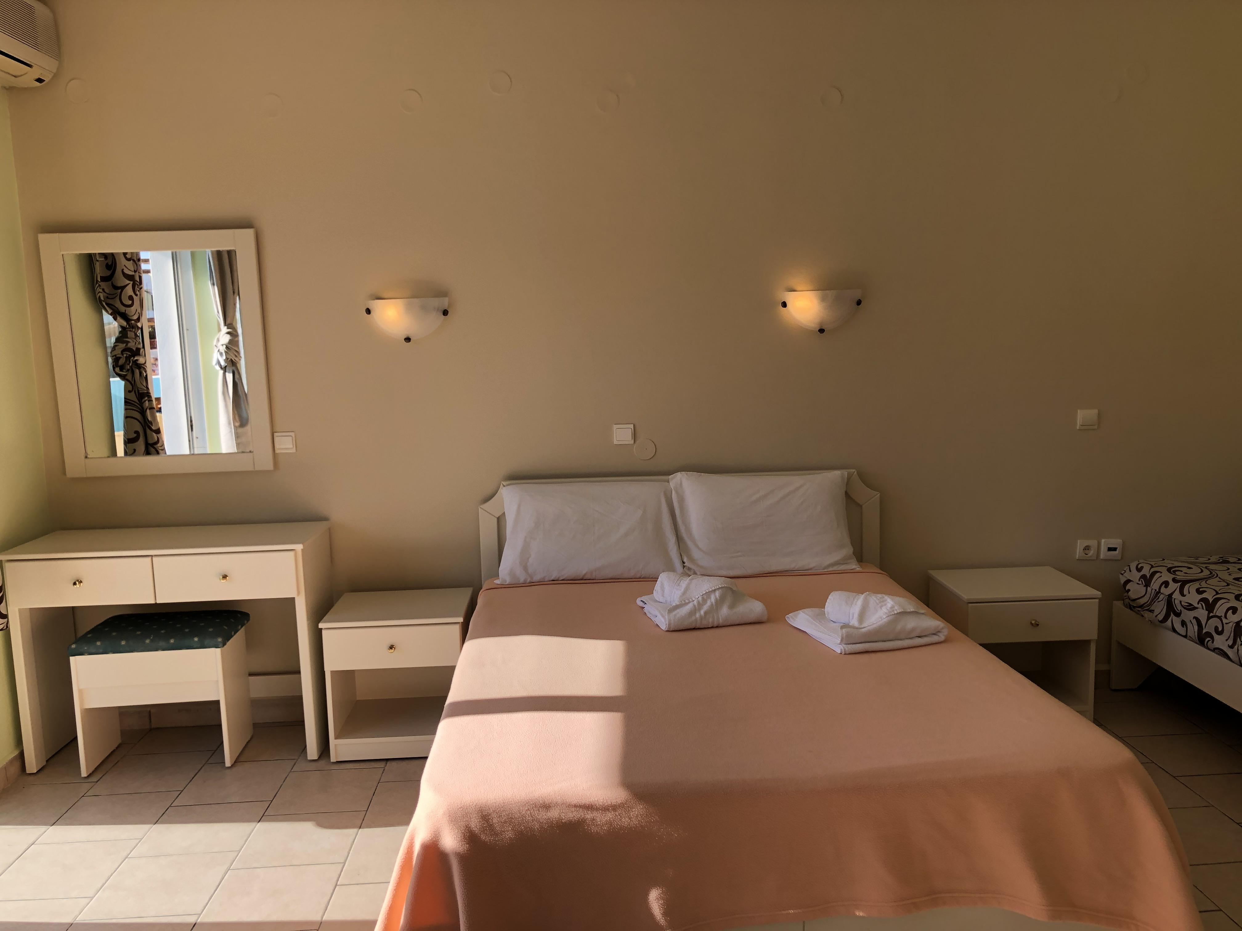 Epis Hotel Agia Marina Eksteriør billede