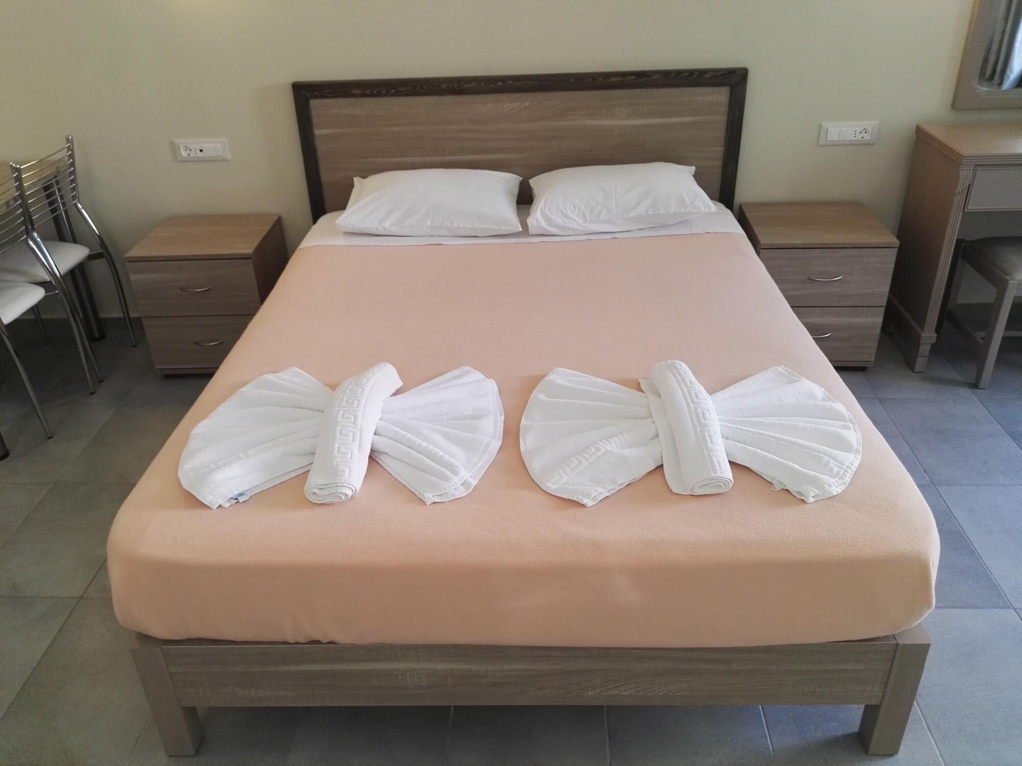 Epis Hotel Agia Marina Eksteriør billede