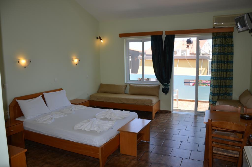 Epis Hotel Agia Marina Eksteriør billede