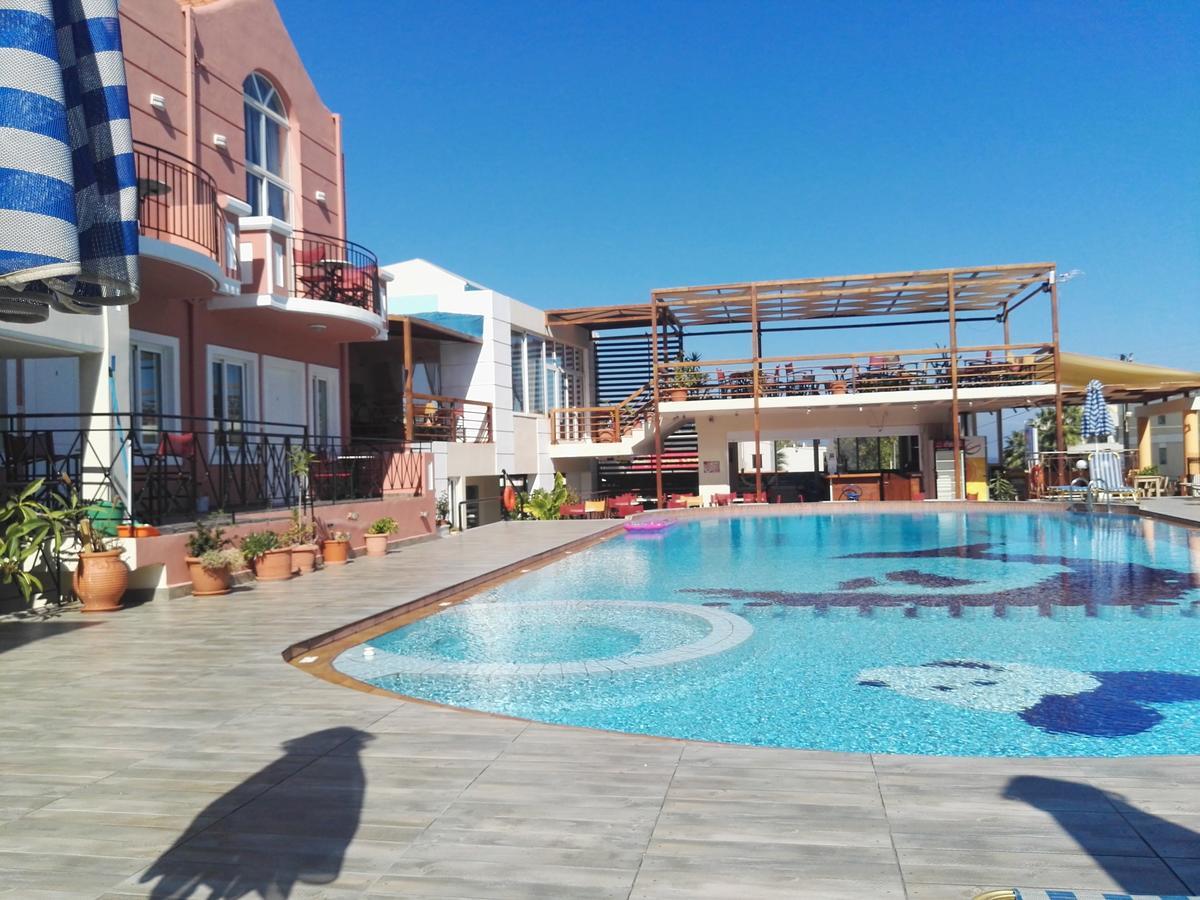 Epis Hotel Agia Marina Eksteriør billede