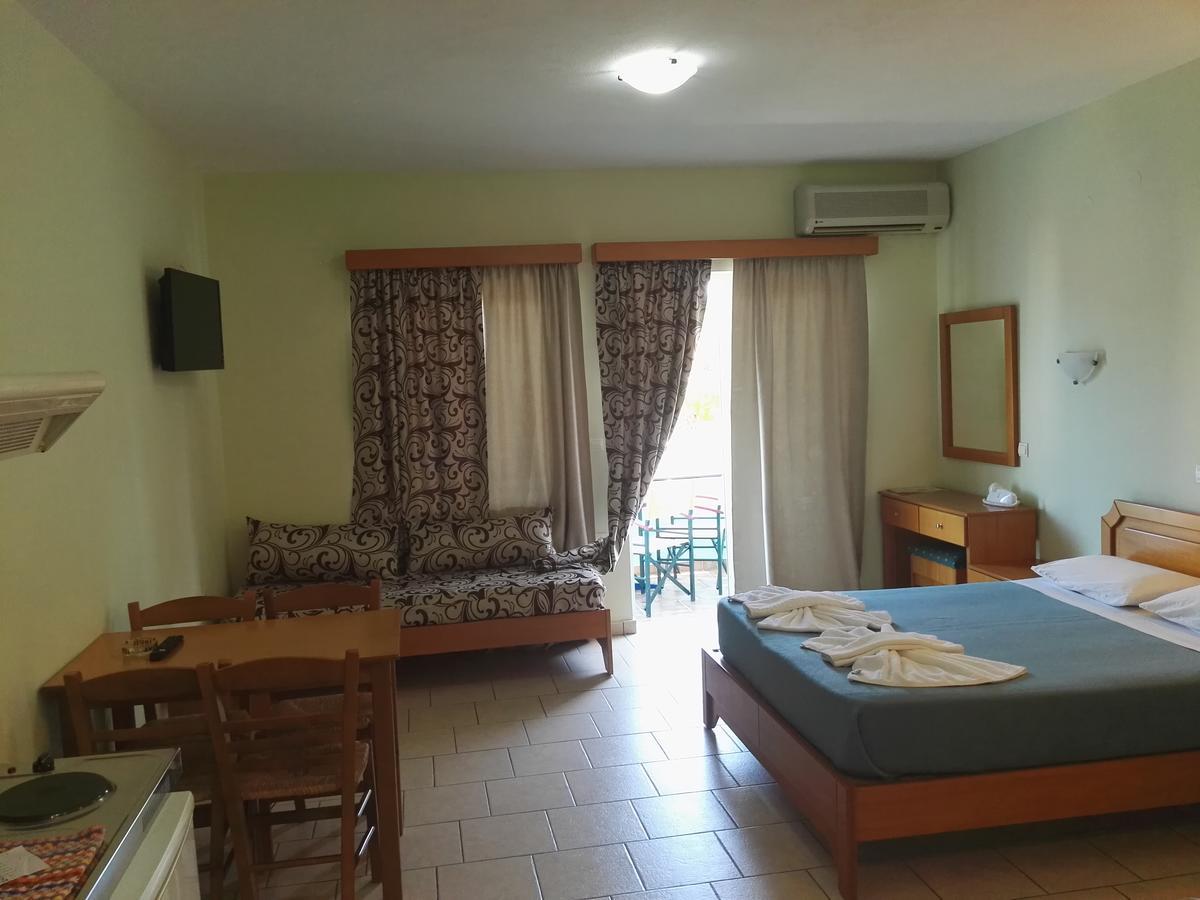 Epis Hotel Agia Marina Eksteriør billede