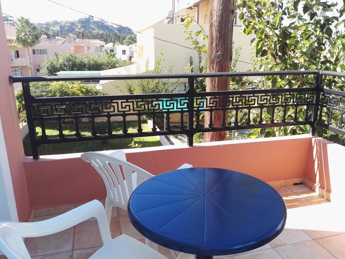 Epis Hotel Agia Marina Eksteriør billede