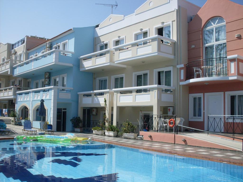 Epis Hotel Agia Marina Eksteriør billede