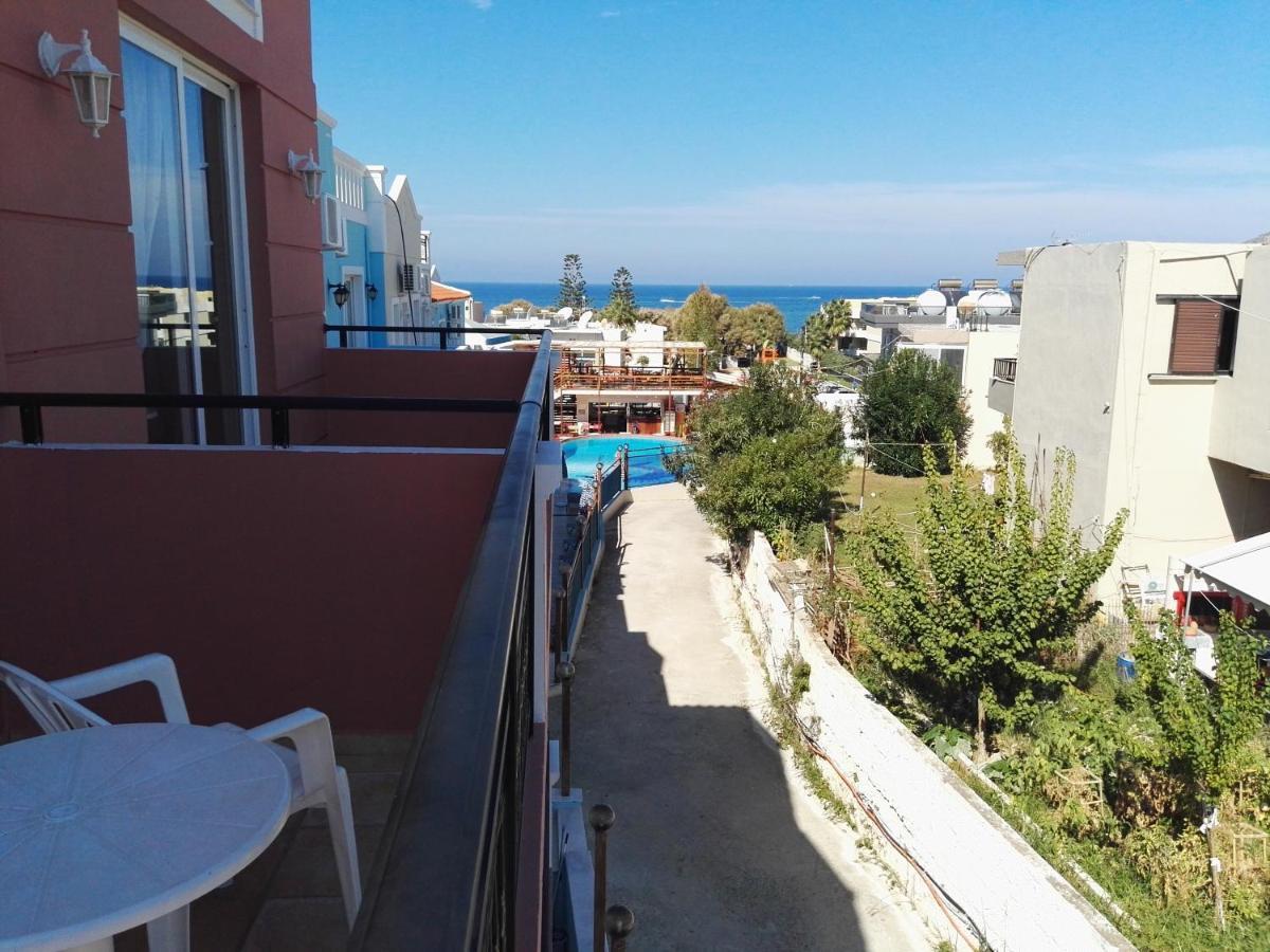 Epis Hotel Agia Marina Eksteriør billede