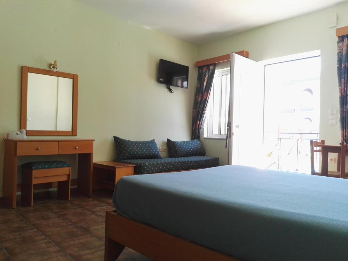 Epis Hotel Agia Marina Eksteriør billede